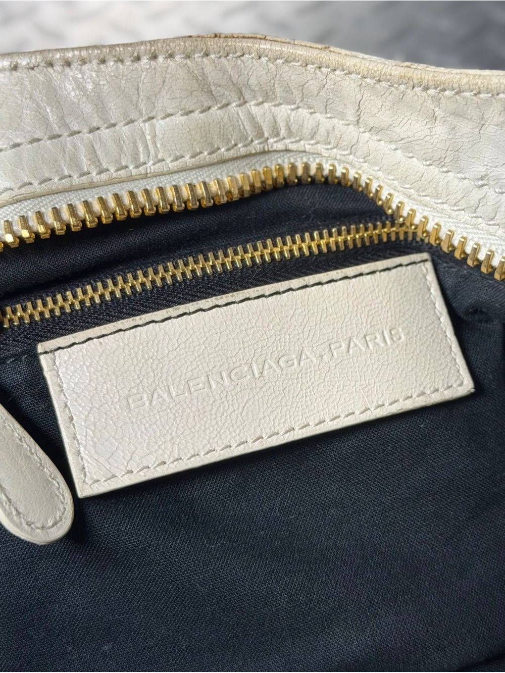 Balenciaga Vintage Moto Classic Medium Giant City Bag in Ivory GHW - Picture 11 of 12